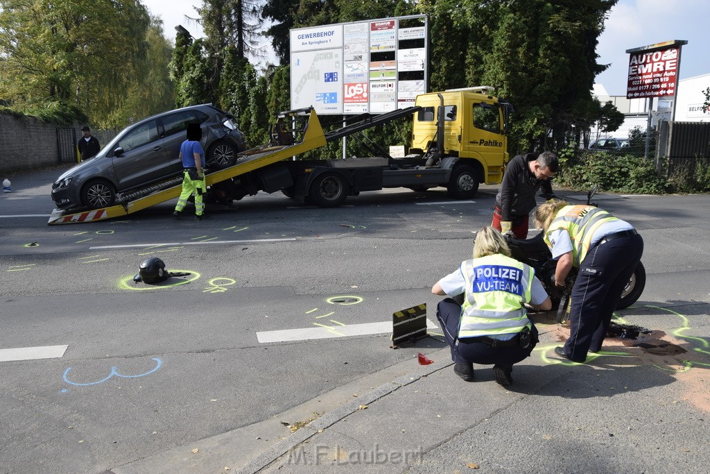 Schwerer Krad PKW Unfall Koeln Muelheim Am Springborn Cottbuserstr P146.JPG - Miklos Laubert